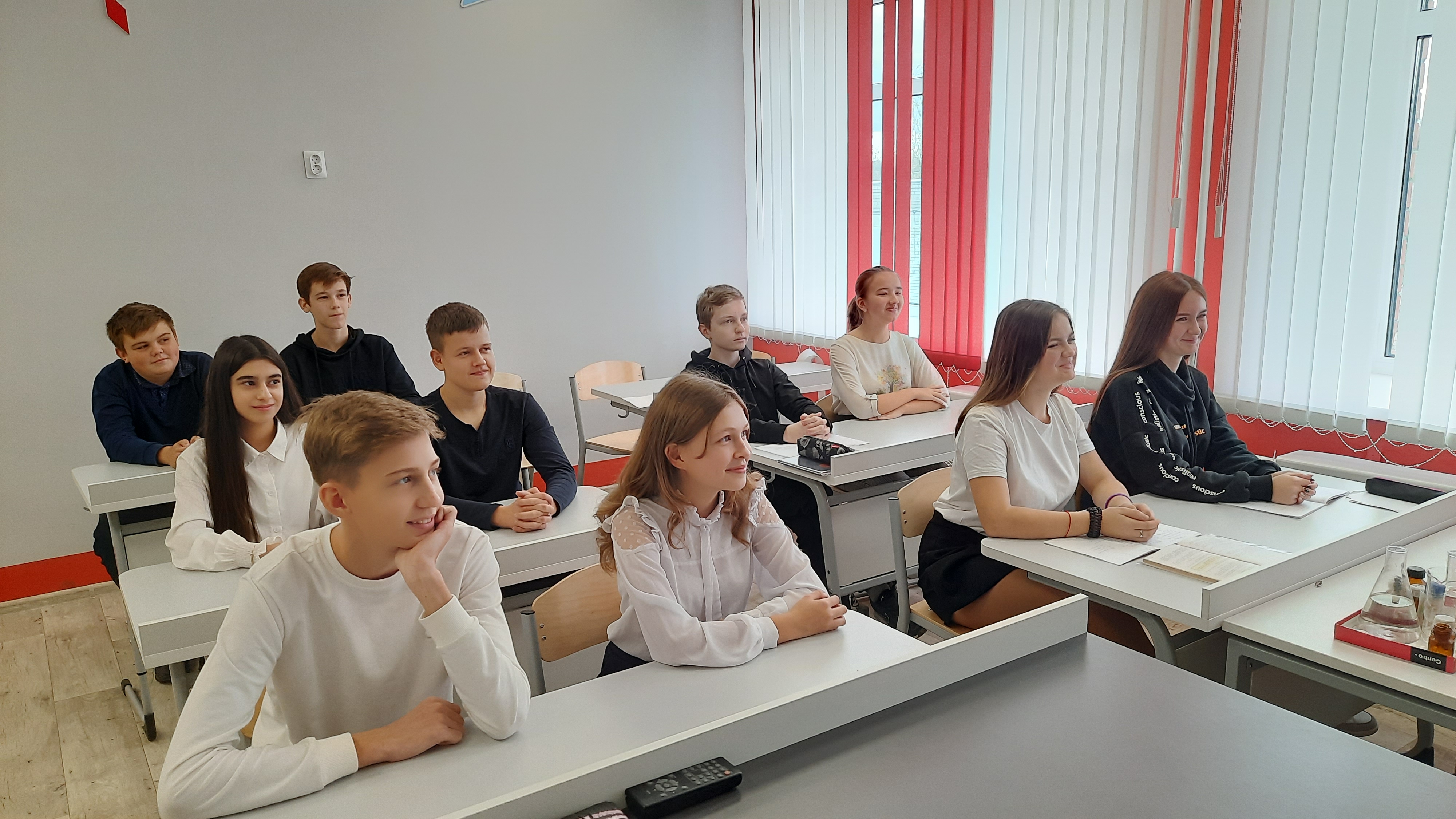 Образовательный флешмоб «Химичим дома вместе».